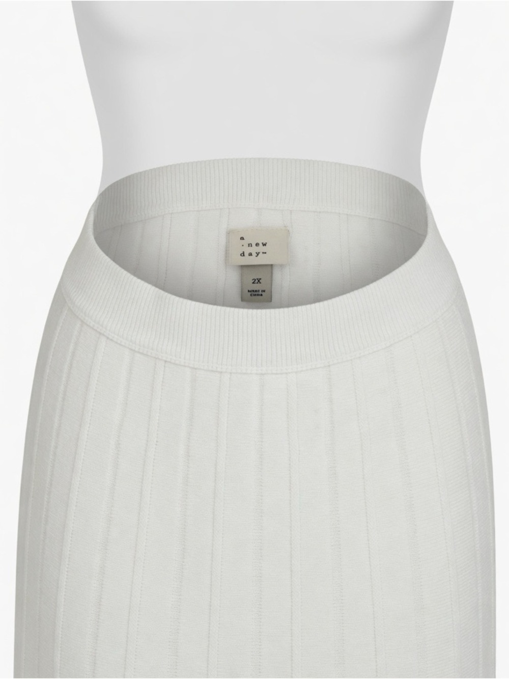 new day White Pleated Knit Skirt - Size 2X - Picture 2 of 2